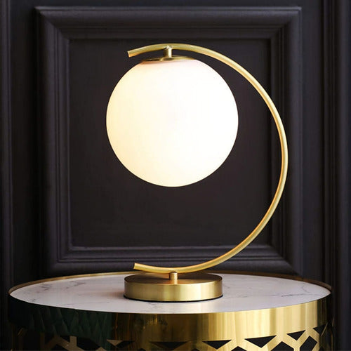 Lámpara De Mesa Nórdica Media Luna Dorada